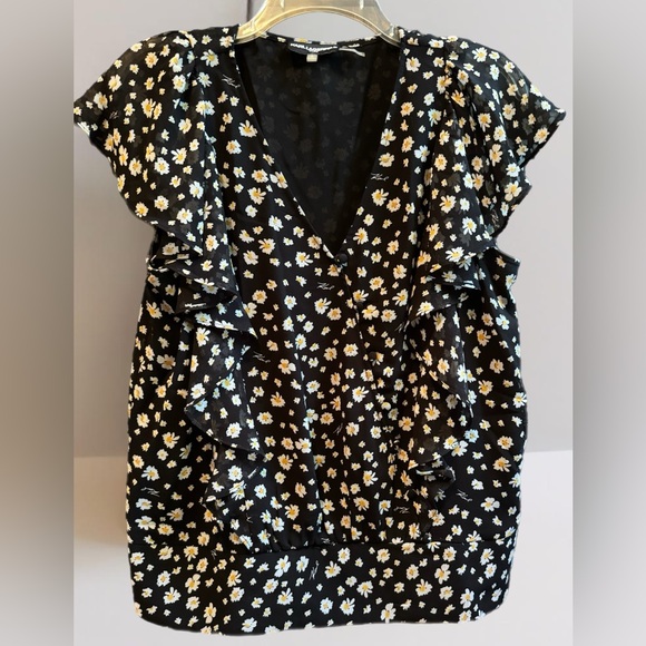 Karl Lagerfeld Paris Smocked Flutter Sleeve Blouse • Large • Like New! - Picture 4 of 7